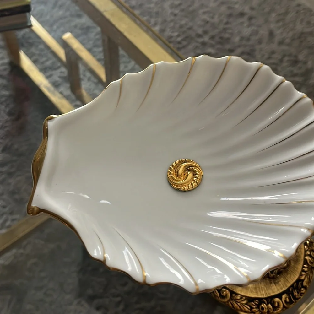 VINTAGE 24K GOLD FILIGREE VANITY CANDLEHOLDER'S SET 